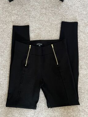 Slimming zipper leggings black size medium front pleat Shinestar